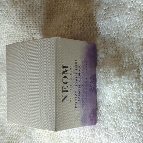 NEOM PERFECT NIGHT'S SLEEP SCENTED CANDLE (1 WICK), 75g/2.6oz - Picture 8 of 13
